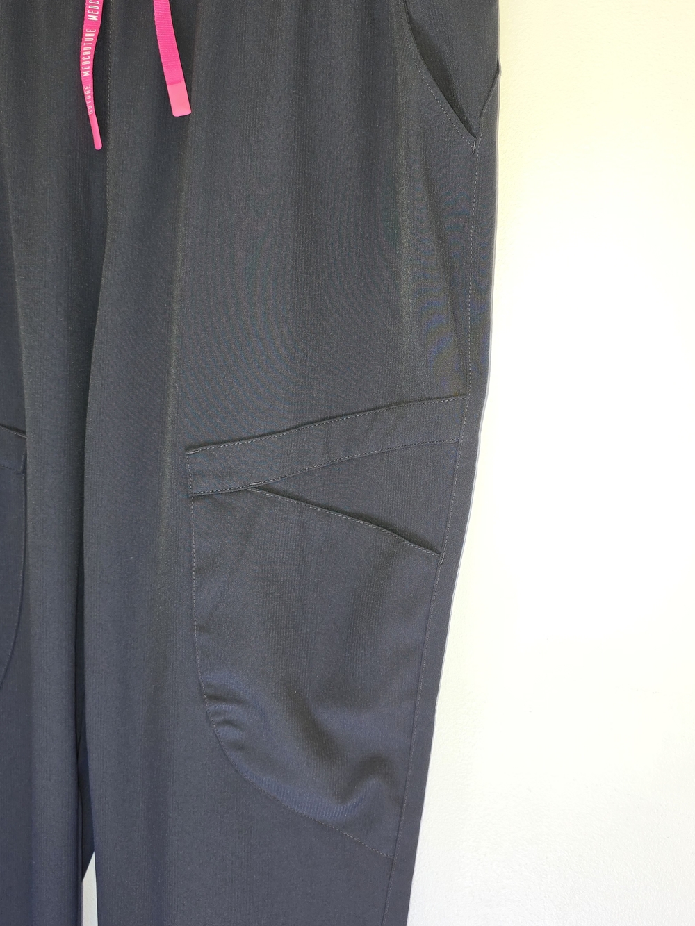NWT Med Couture Amp mid-rise scrub pants tapered leg Pewter Large Womens - Picture 13 of 13